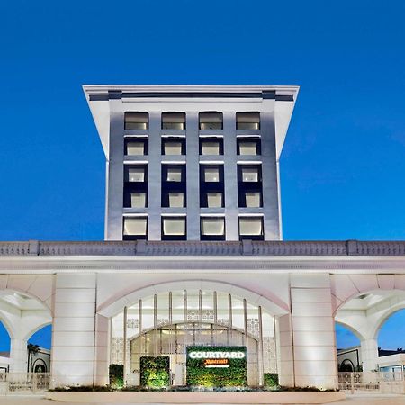 Courtyard By Marriott Bengaluru Hebbal Hotel Kültér fotó