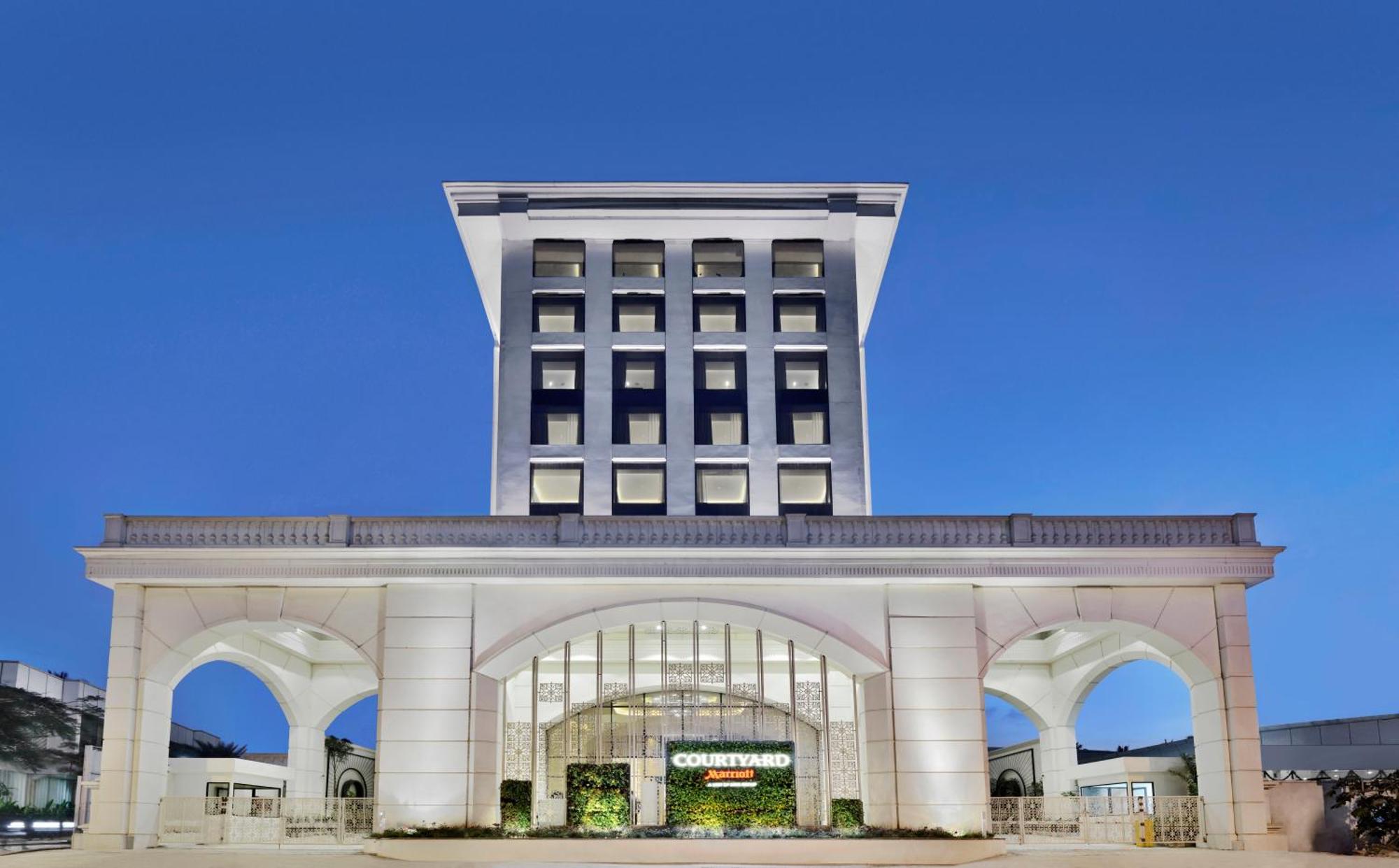 Courtyard By Marriott Bengaluru Hebbal Hotel Kültér fotó