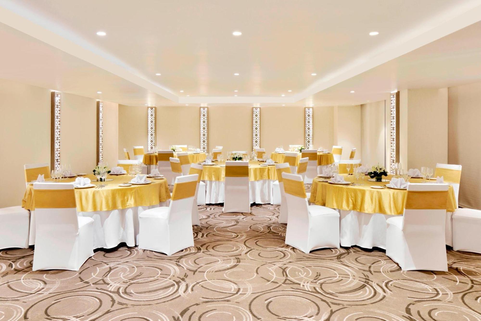 Courtyard By Marriott Bengaluru Hebbal Hotel Kültér fotó