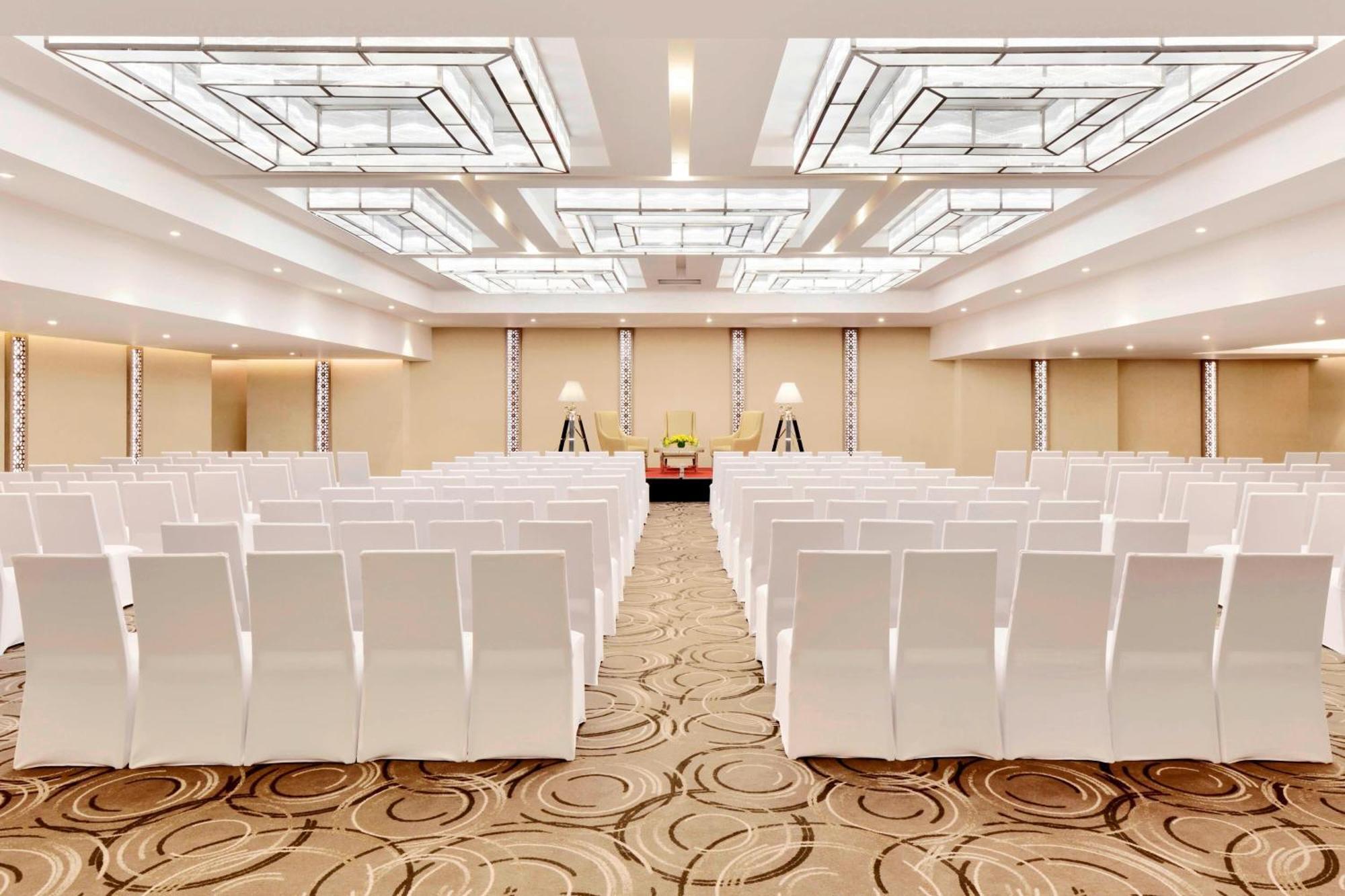 Courtyard By Marriott Bengaluru Hebbal Hotel Kültér fotó