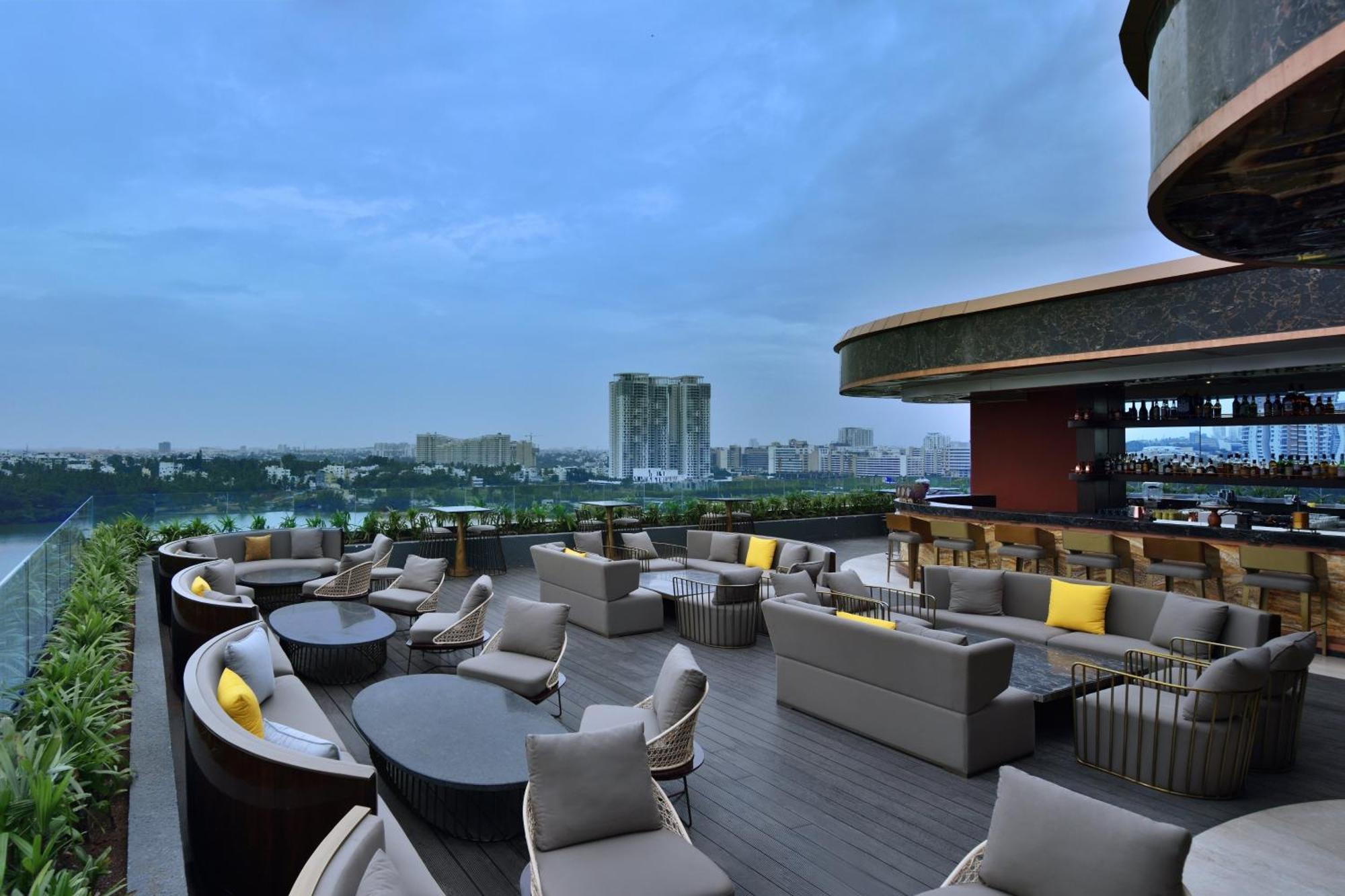 Courtyard By Marriott Bengaluru Hebbal Hotel Kültér fotó