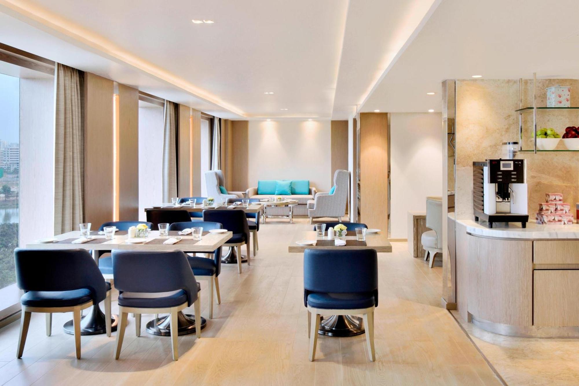 Courtyard By Marriott Bengaluru Hebbal Hotel Kültér fotó